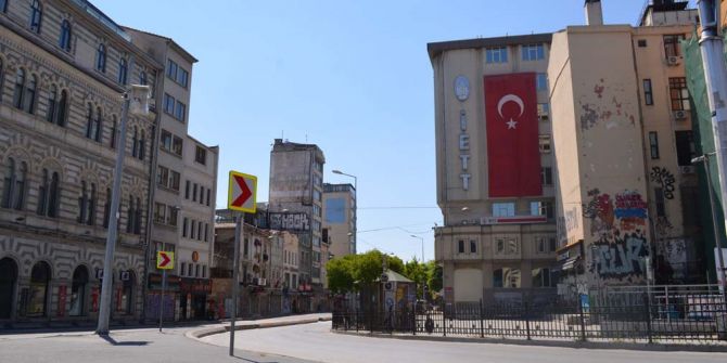 İstanbul'da tarihinin en sessiz bayramı! Sokaklar bomboş, her yer kapalı..