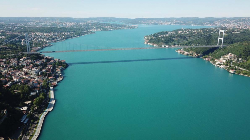 İstanbul Boğazı'nı hiç böyle görmediniz! Turkuaz rengine büründü 1