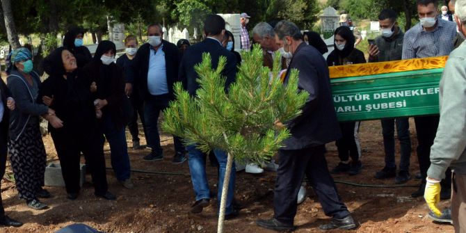 Sevgilisi tarafından öldürülen Zeynep'in annesi yürekleri dağladı: Zeynep nasıl kıydılar sana?