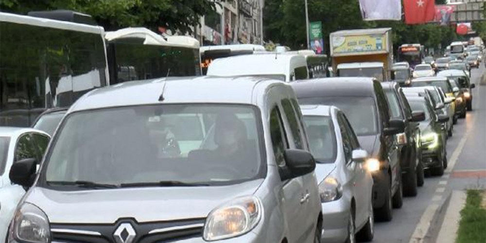 Kısıtlama sonra erdi! İstanbul'da bu sabah mesai başladı 2