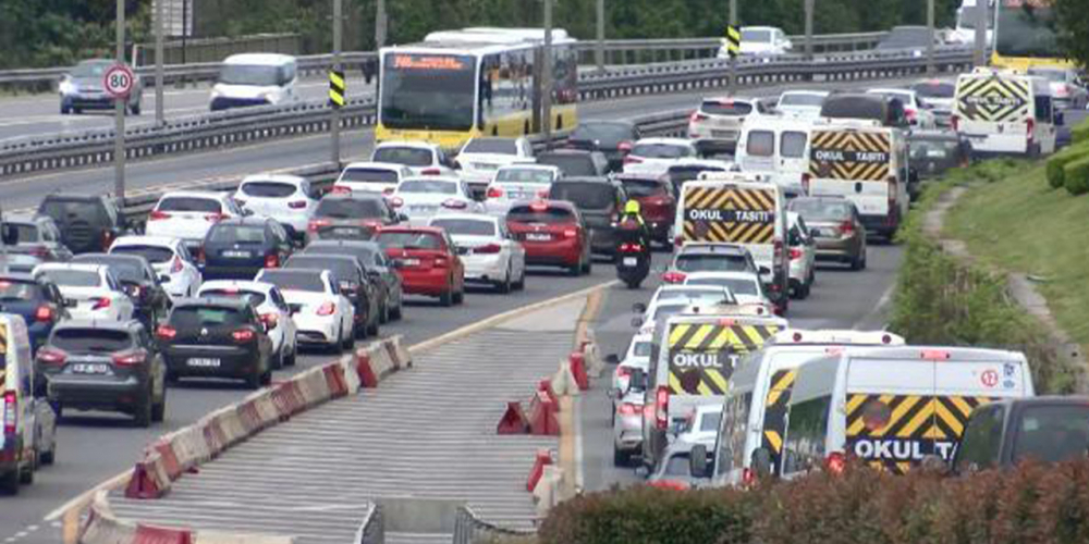 Kısıtlama sonra erdi! İstanbul'da bu sabah mesai başladı 4