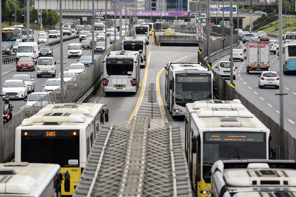 İstanbul yasağın ardından güne hareketli başladı 10