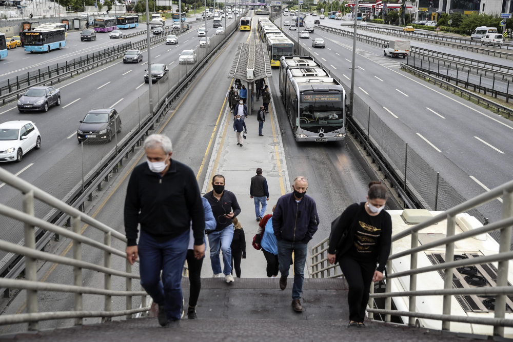 İstanbul yasağın ardından güne hareketli başladı 8