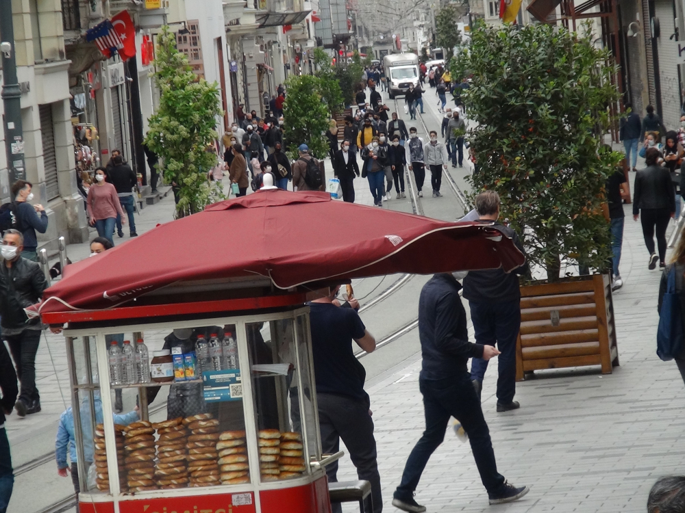 Kısıtlama sonrası Taksim Meydanı ve İstiklal Caddesi'nde hareketlilik 5