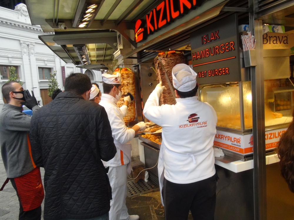 Kısıtlama sonrası Taksim Meydanı ve İstiklal Caddesi'nde hareketlilik 7