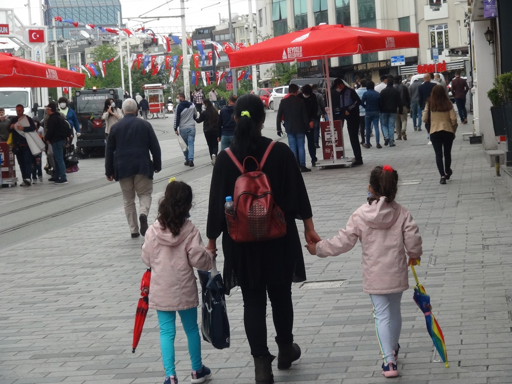 Kısıtlama sonrası Taksim Meydanı ve İstiklal Caddesi'nde hareketlilik 8