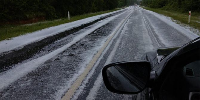 İstanbul'da şaşırtan manzara! Yollar beyaza büründü