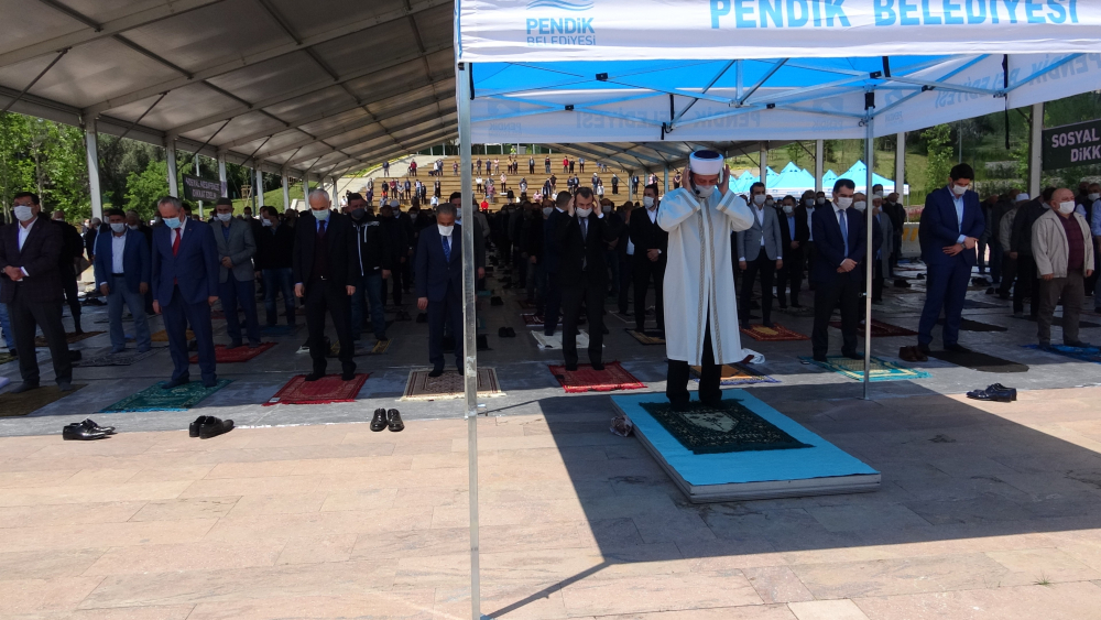 Pendik Millet Bahçesi'nde ilk cuma namazı kılındı! 1