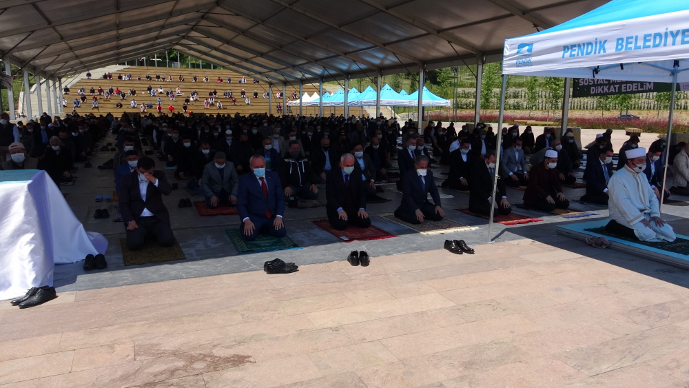 Pendik Millet Bahçesi'nde ilk cuma namazı kılındı! 3