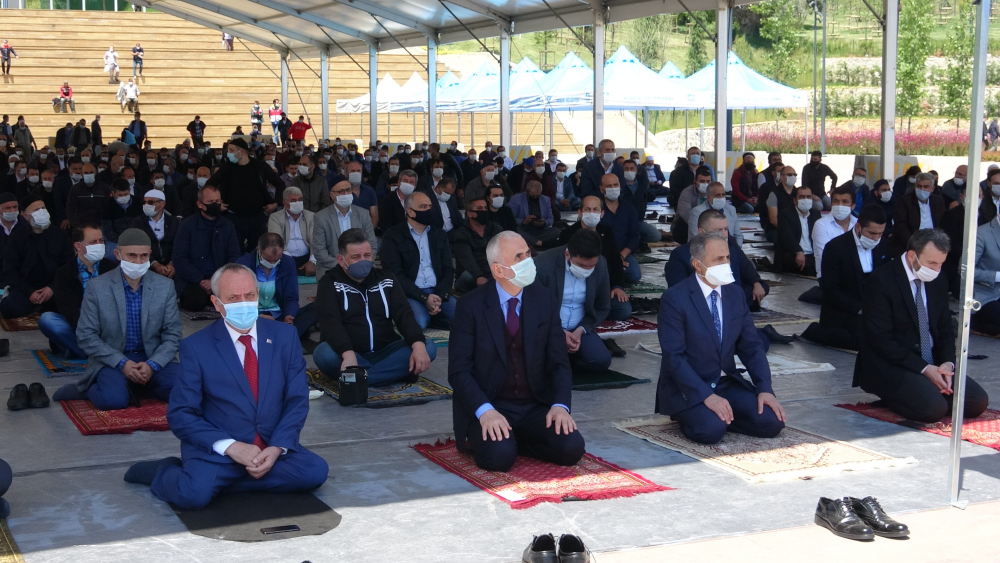 Pendik Millet Bahçesi'nde ilk cuma namazı kılındı! 9