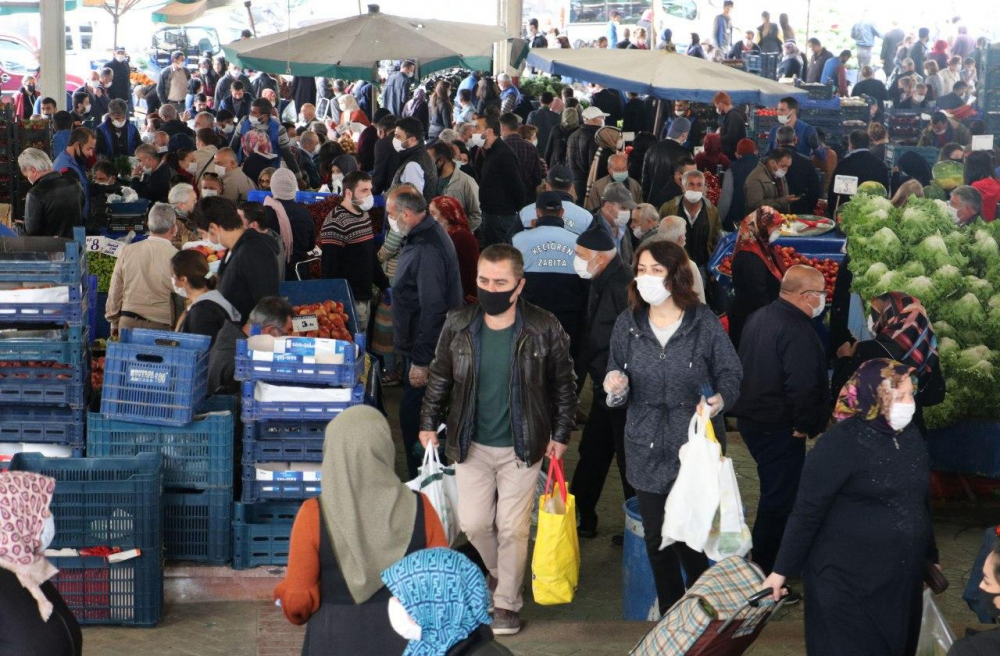 Ankara'da pazarlara sokağa çıkma kısıtlaması öncesi akın ettiler 4