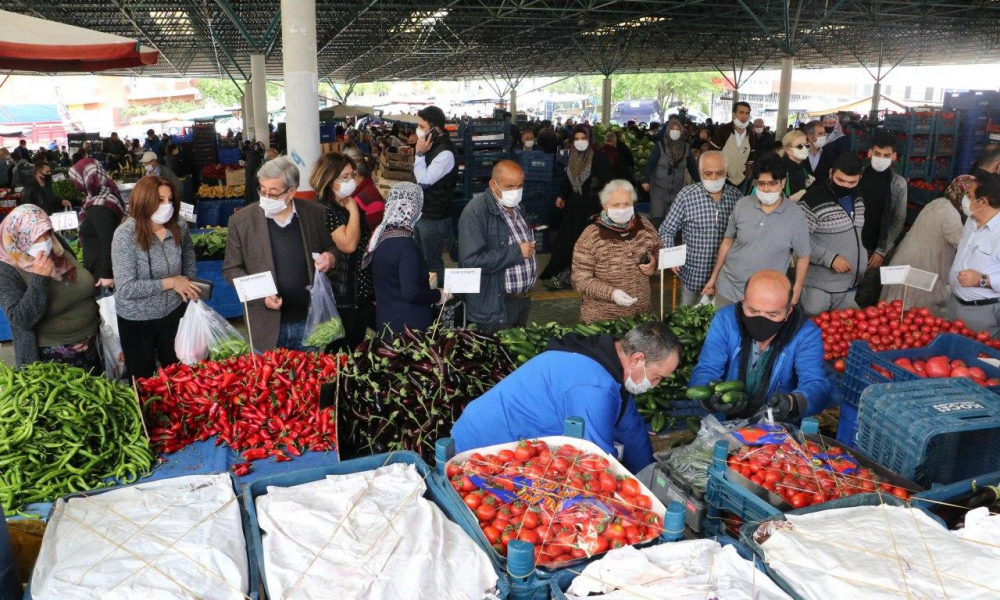 Ankara'da pazarlara sokağa çıkma kısıtlaması öncesi akın ettiler 7