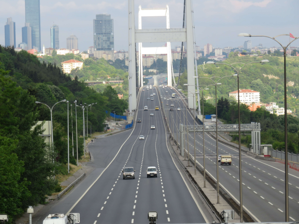 İstanbul sokağa çıkma kısıtlaması nedeniyle 'sessiz kent' oldu 2