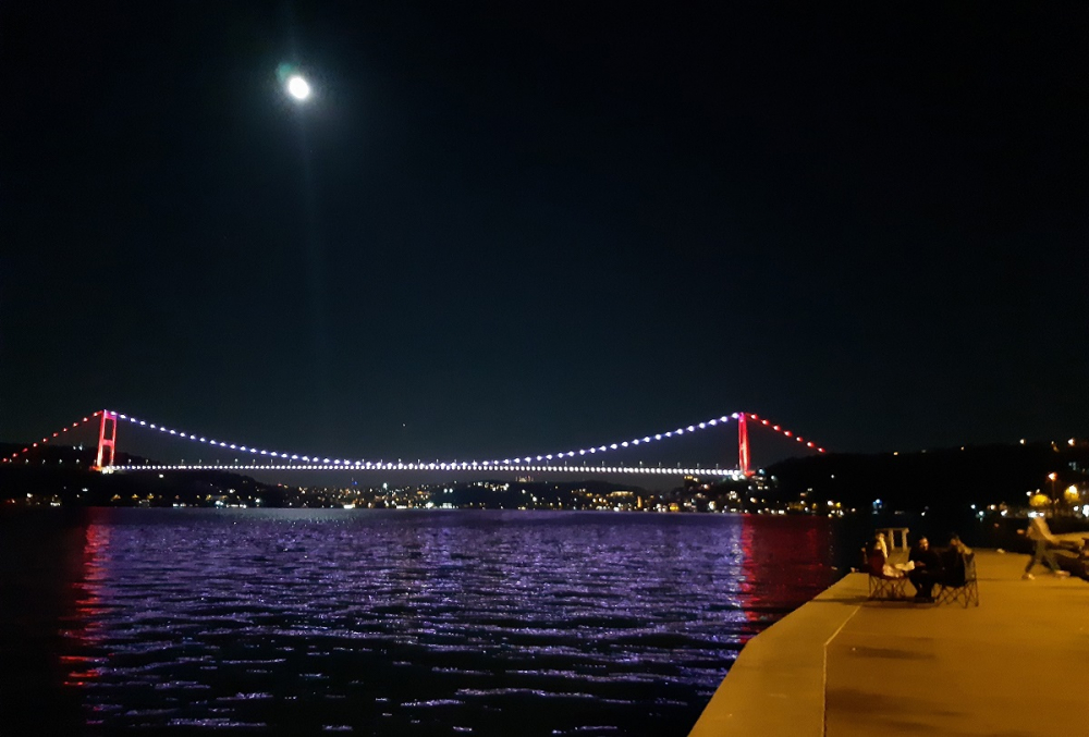 İstanbul'daki dolunay manzarası adeta büyüledi! 2