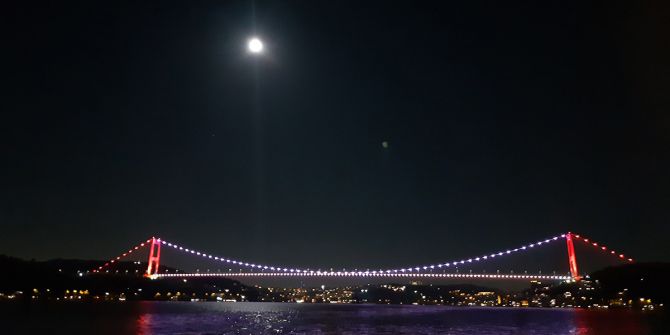 İstanbul'daki dolunay manzarası adeta büyüledi!