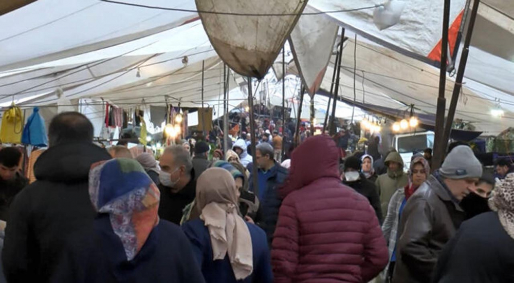 İstanbul'un o ilçesinde koronavirüse davetiye çıkaran görüntüler! 12