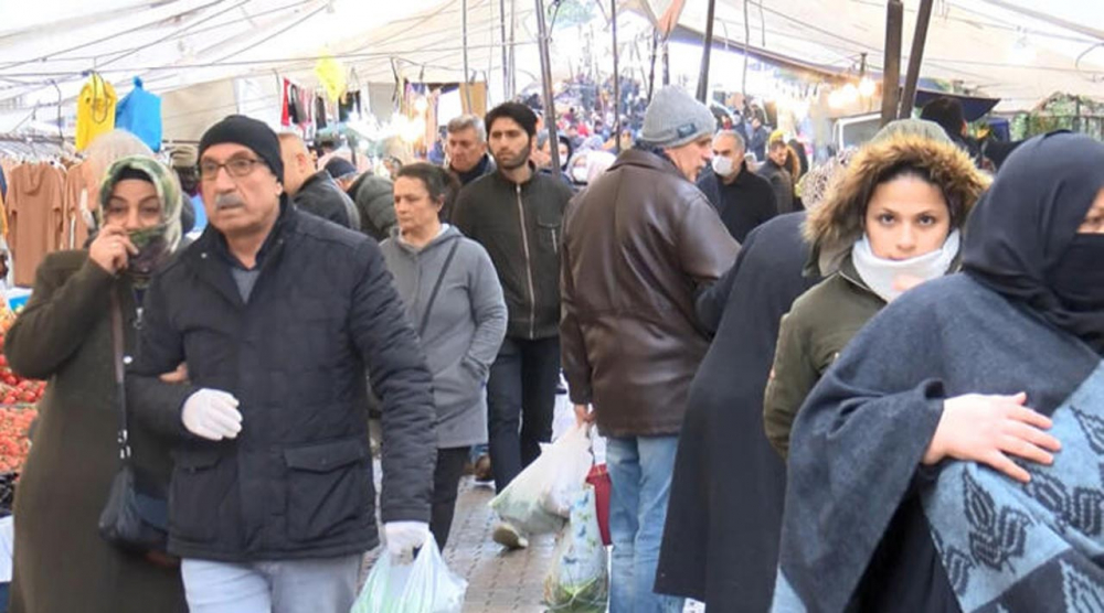 İstanbul'un o ilçesinde koronavirüse davetiye çıkaran görüntüler! 13