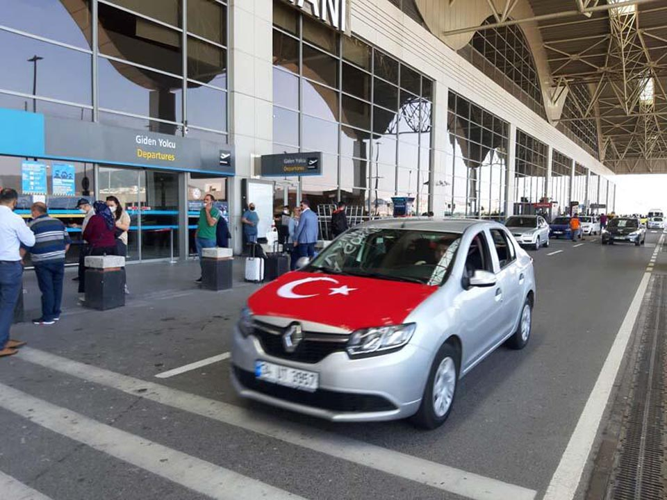 Sabiha Gökçen'deki asker uğurlamasında koronavirüs tedbirleri uygulandı 8