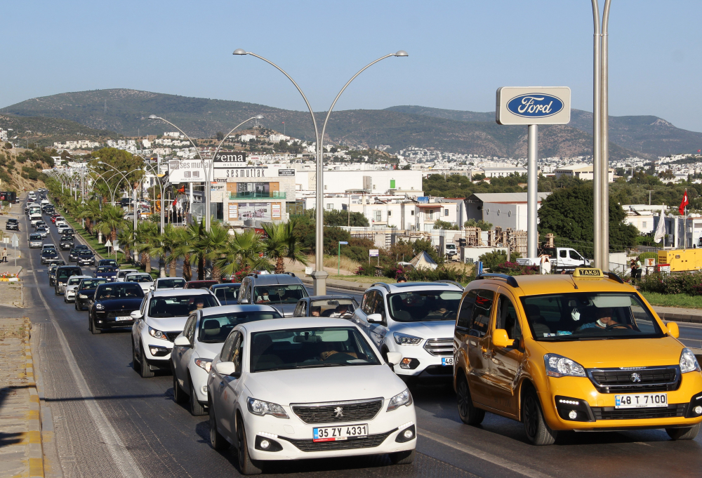 Tatilciler Bodrum'a akın etti! Nüfusun 4 katına çıkması bekleniyor 1