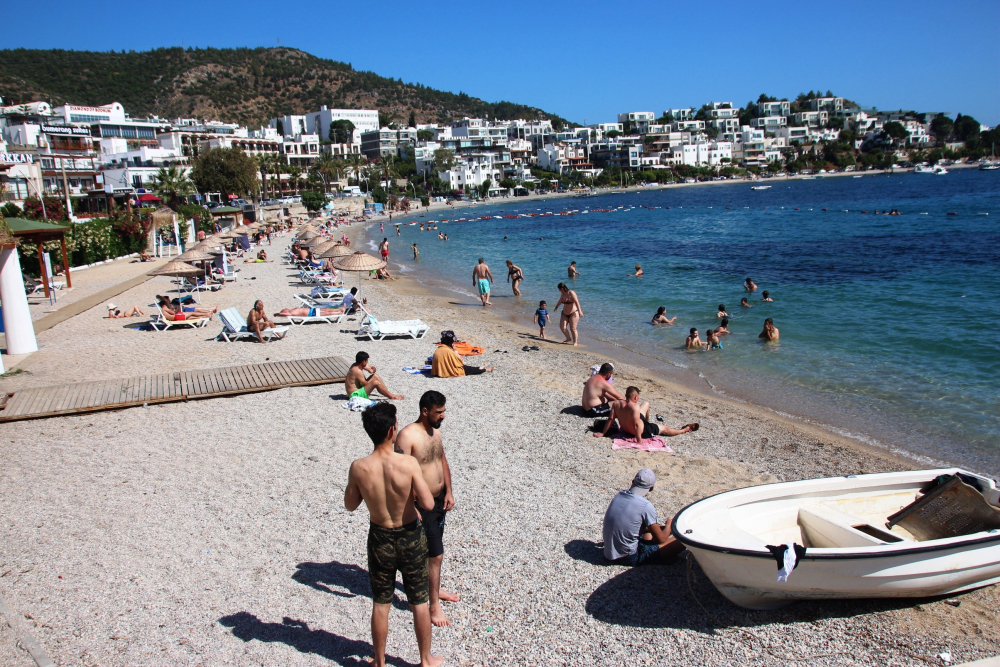 Tatilciler Bodrum'a akın etti! Nüfusun 4 katına çıkması bekleniyor 4