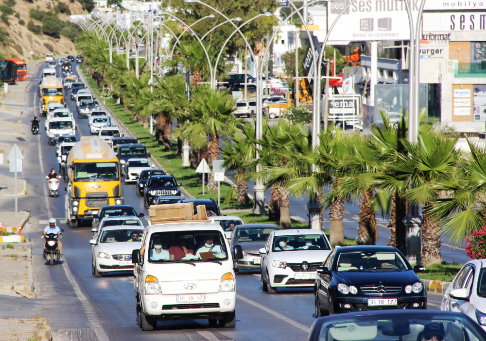 Tatilciler Bodrum'a akın etti! Nüfusun 4 katına çıkması bekleniyor 9