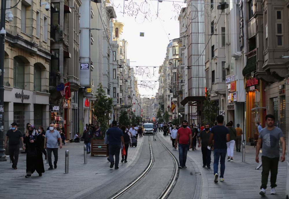 İstanbul yeni normalin ikinci haftasında! Vatandaşlar maskeye alıştı 10