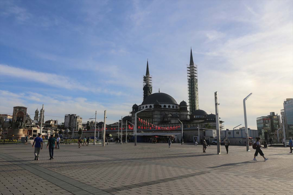 İstanbul yeni normalin ikinci haftasında! Vatandaşlar maskeye alıştı 17