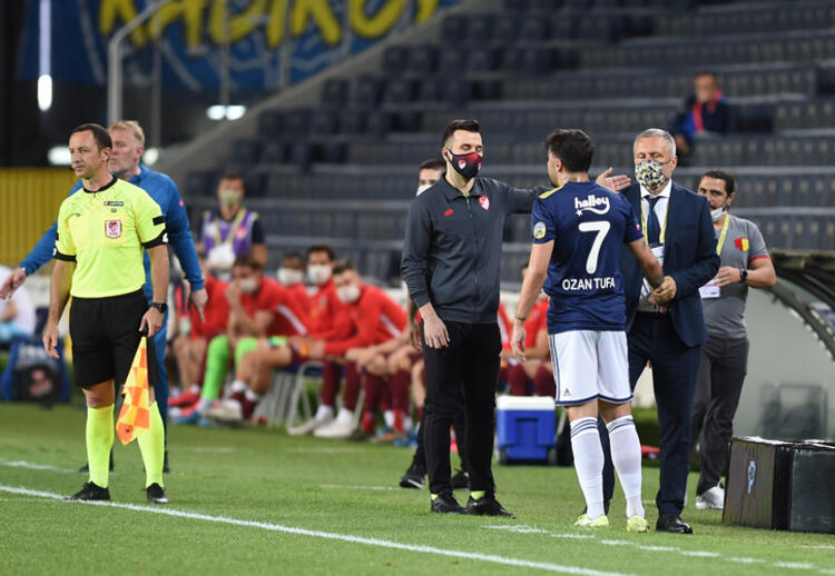 Emre Belözoğlu çılgına döndü! İşte kare kare o anlar... 15