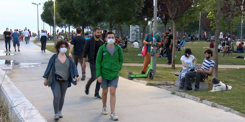 Hafta sonu yoğunluğu! Maske takmayıp sosyal mesafe kuralına uymadılar 10