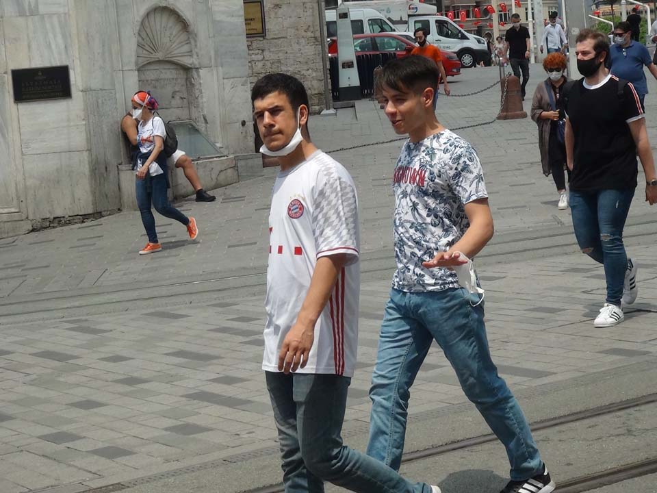 Koronavirüs Taksim Meydanı ve İstiklal Caddesine uğramamış! Pes dedirten görüntüler... 4