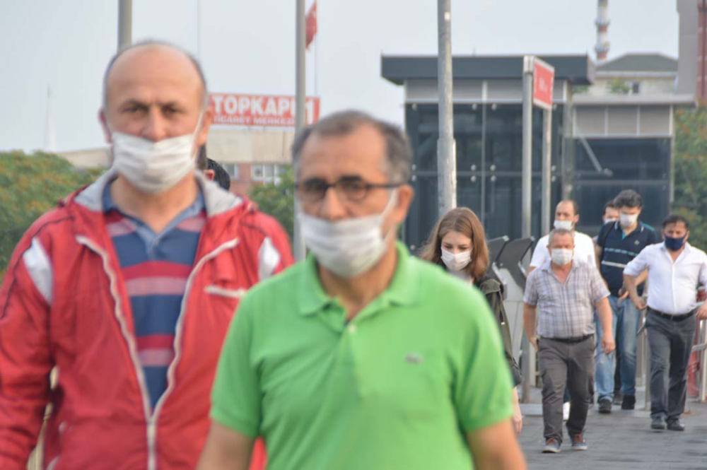 Maske takma zorunluğu başladı! İstanbullular güne maske takarak başladı 3