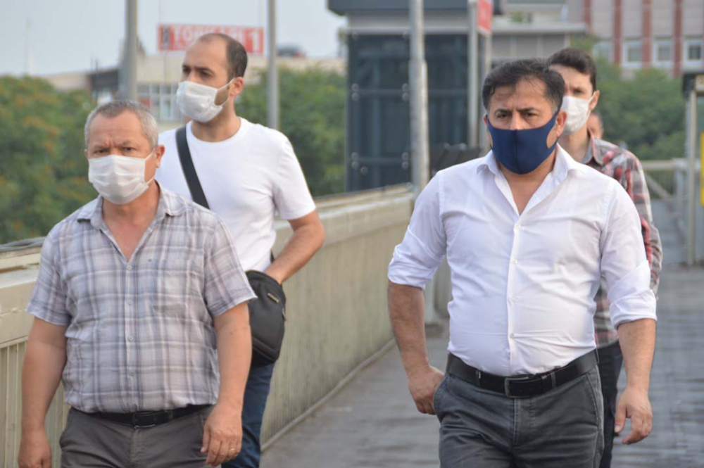 Maske takma zorunluğu başladı! İstanbullular güne maske takarak başladı 4