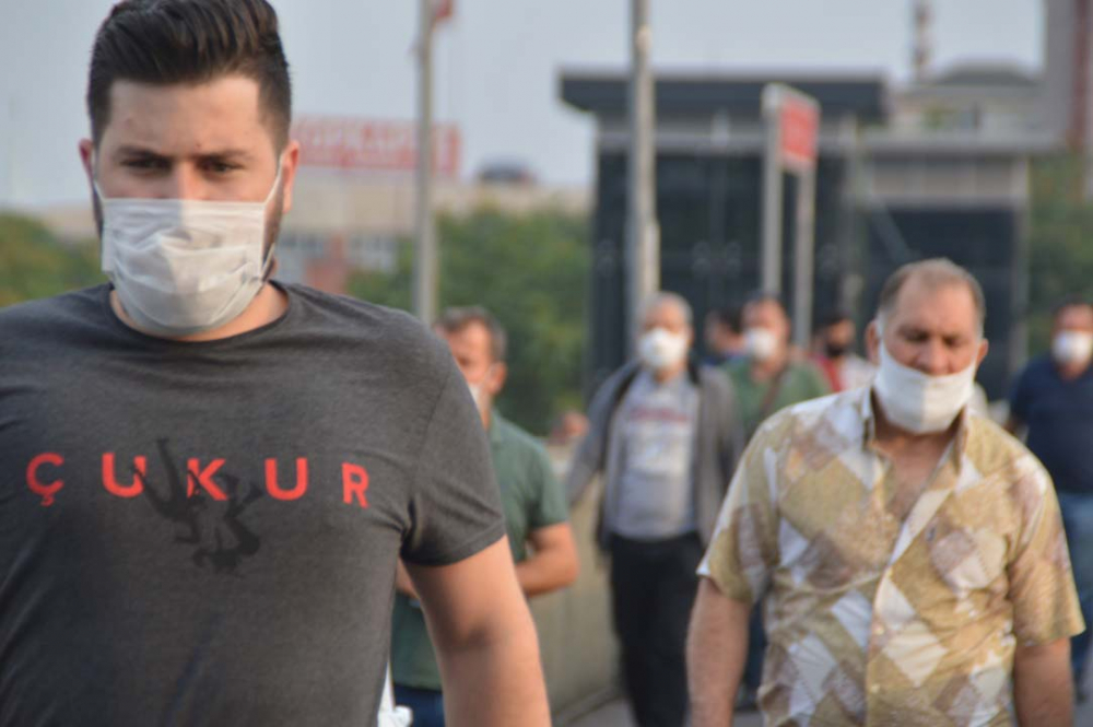 Maske takma zorunluğu başladı! İstanbullular güne maske takarak başladı 6