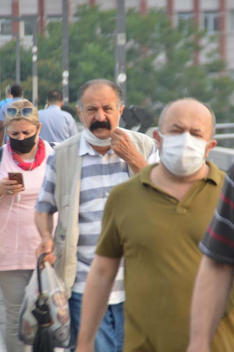 Maske takma zorunluğu başladı! İstanbullular güne maske takarak başladı 8