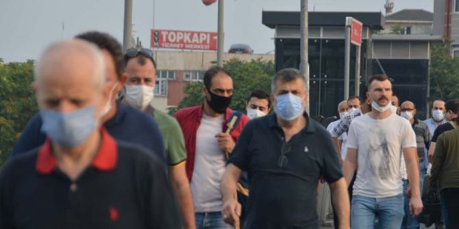 Maske takma zorunluğu başladı! İstanbullular güne maske takarak başladı