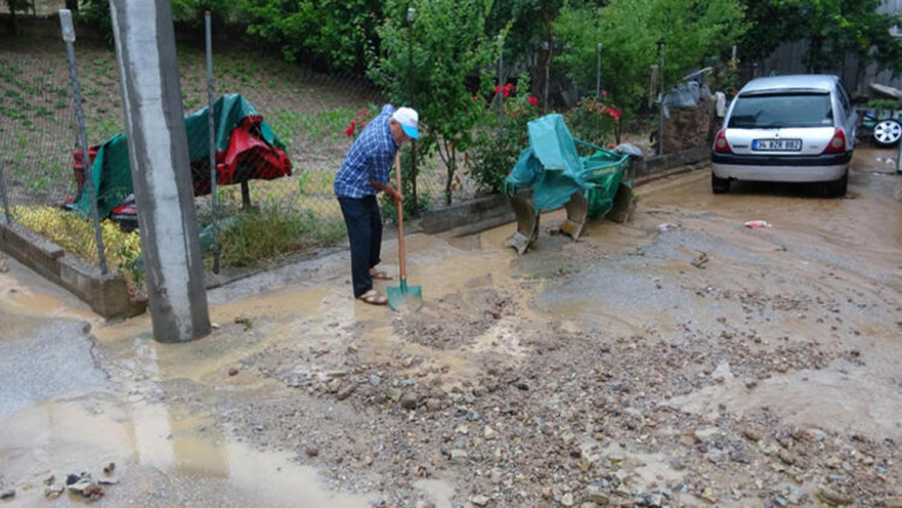 Beklenen yağmur geldi! İstanbul'da hayat felç oldu 15