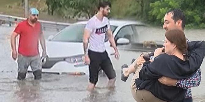 Beklenen yağmur geldi! İstanbul'da hayat felç oldu