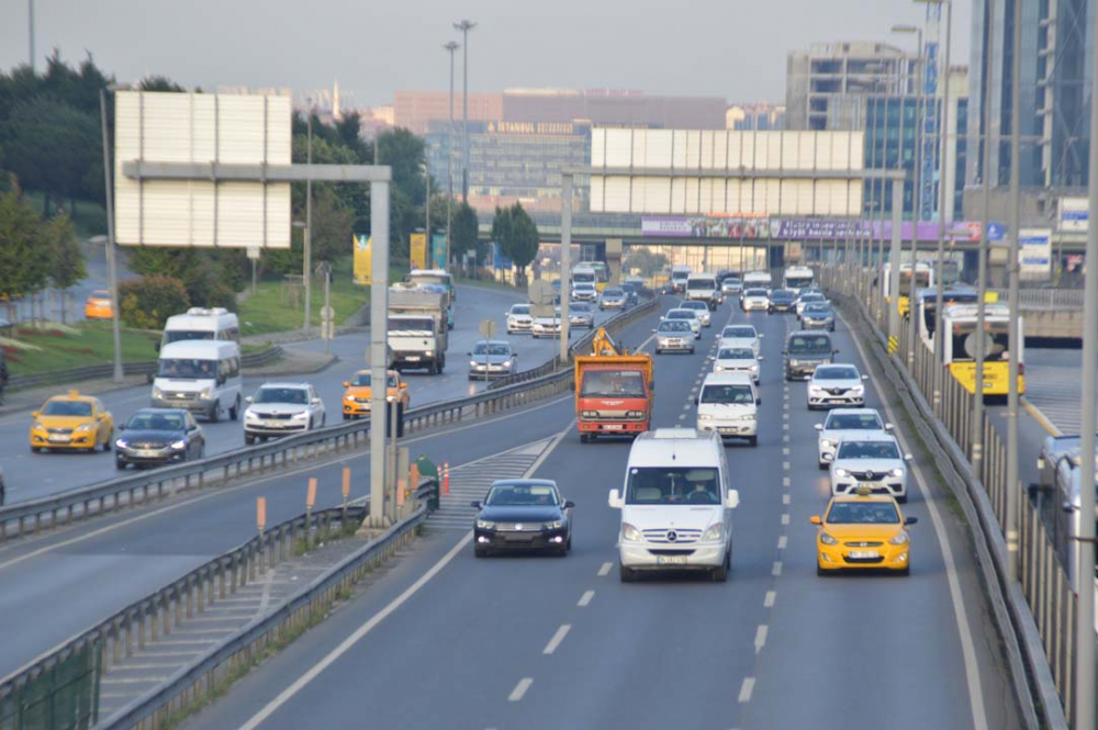 İstanbul yeni güne hareketli başladı! Trafik yoğunluğu dikkat çekti 1