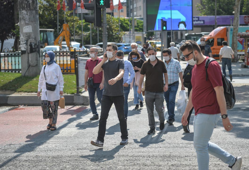 Beşiktaş ve Esenyurt'ta maske denetimi! Takmayı unutanlar cezadan kaçamadı 9