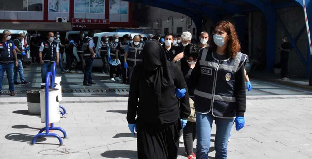 Fuhuş şebekesinin şifreli mesajlaşması hayrete düşürdü: Apartmanda elektrik var 4