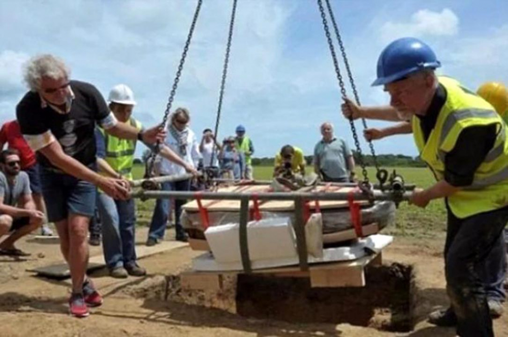 Kazıda bulunan tabuttan çıkanlar hayrete düşürdü! Ağırlığı  250 kg... 3