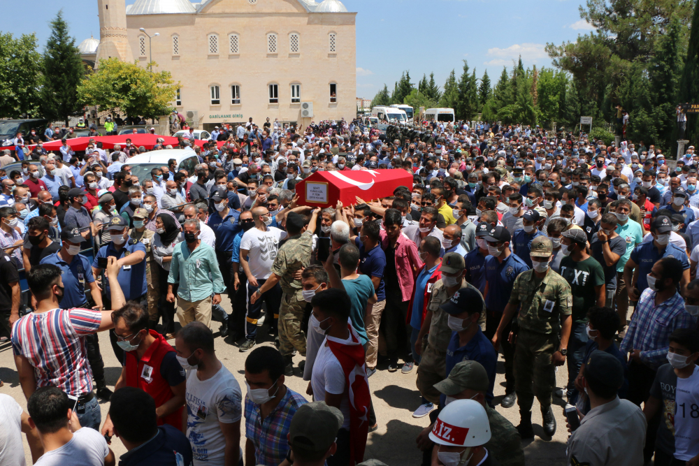 Şehit Piyade Teğmen Yunus Gül, memleketinde son yolculuğuna uğurlandı 15