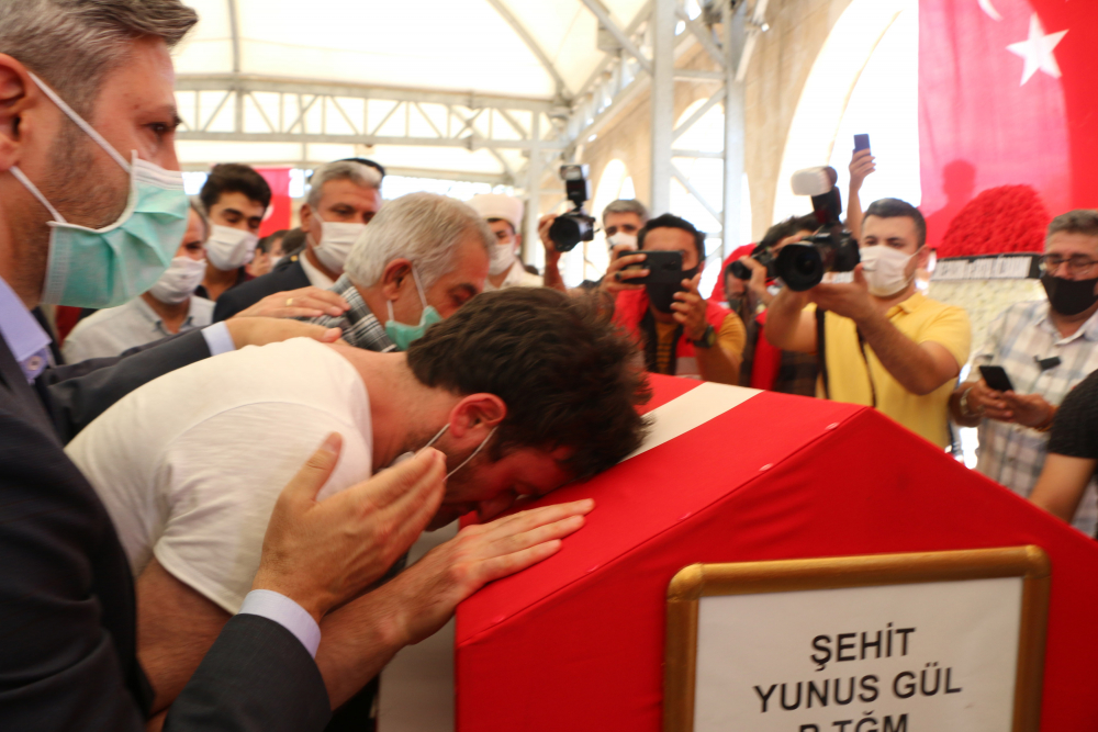 Şehit Piyade Teğmen Yunus Gül, memleketinde son yolculuğuna uğurlandı 9