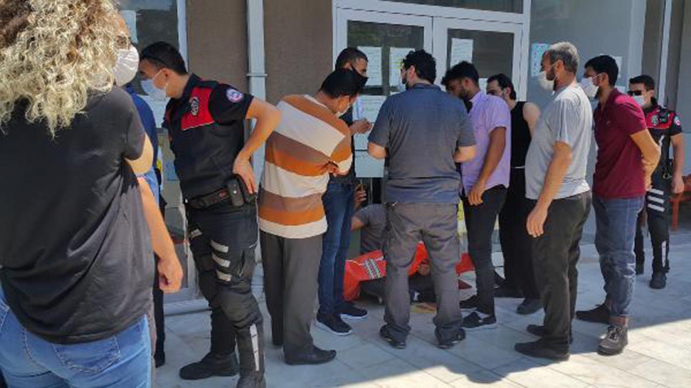 2 yaşındaki çocuğunun cansız bedeniyle sokakta oturdu! 8