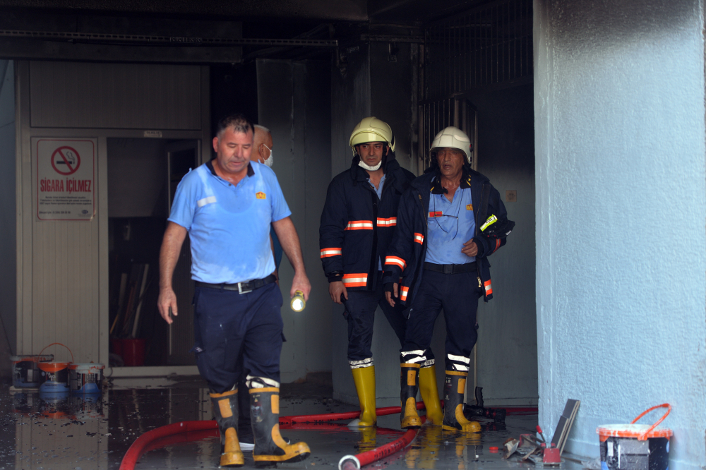 Mersin'de lisede şiddetli patlama: 2 öğretmen yaralandı 6