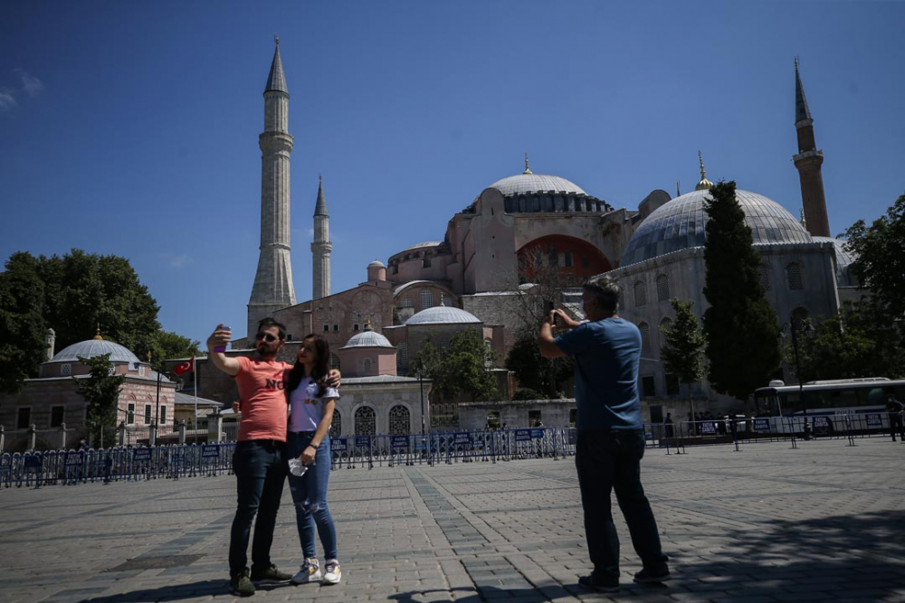 Ayasofya'ya ibadet yolu açıldı! Vatandaşlar akın etti 5