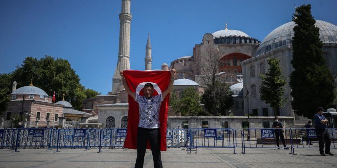 Ayasofya'ya ibadet yolu açıldı! Vatandaşlar akın etti