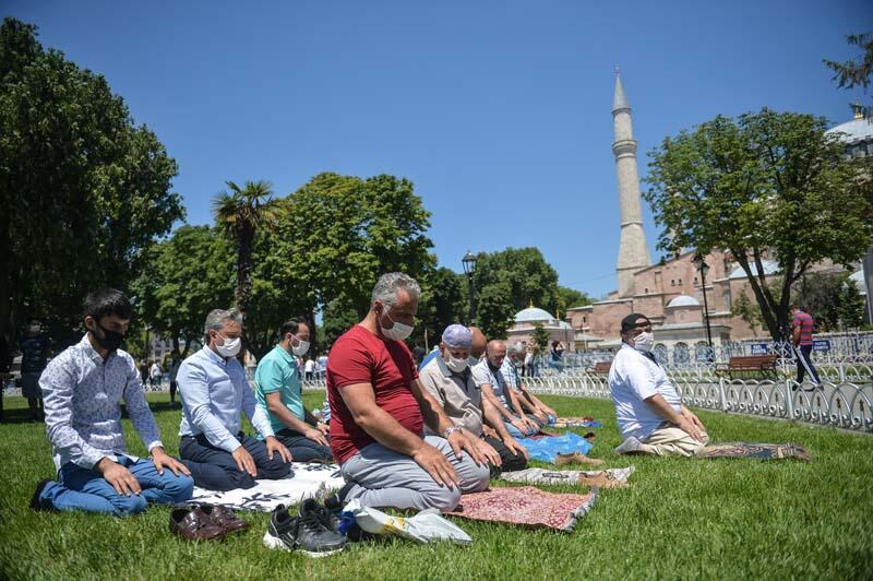 Ayasofya'daki hareketlilik bugün de devam ediyor! 1