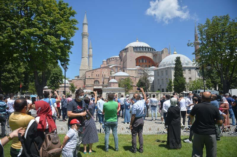 Ayasofya'daki hareketlilik bugün de devam ediyor! 7