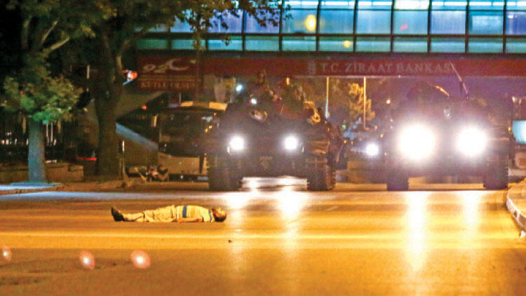 İşte 15 Temmuz Gecesinin Unutulmaz Görselleri ! 16